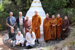 2014-10-18 Santi sangha stupa jill